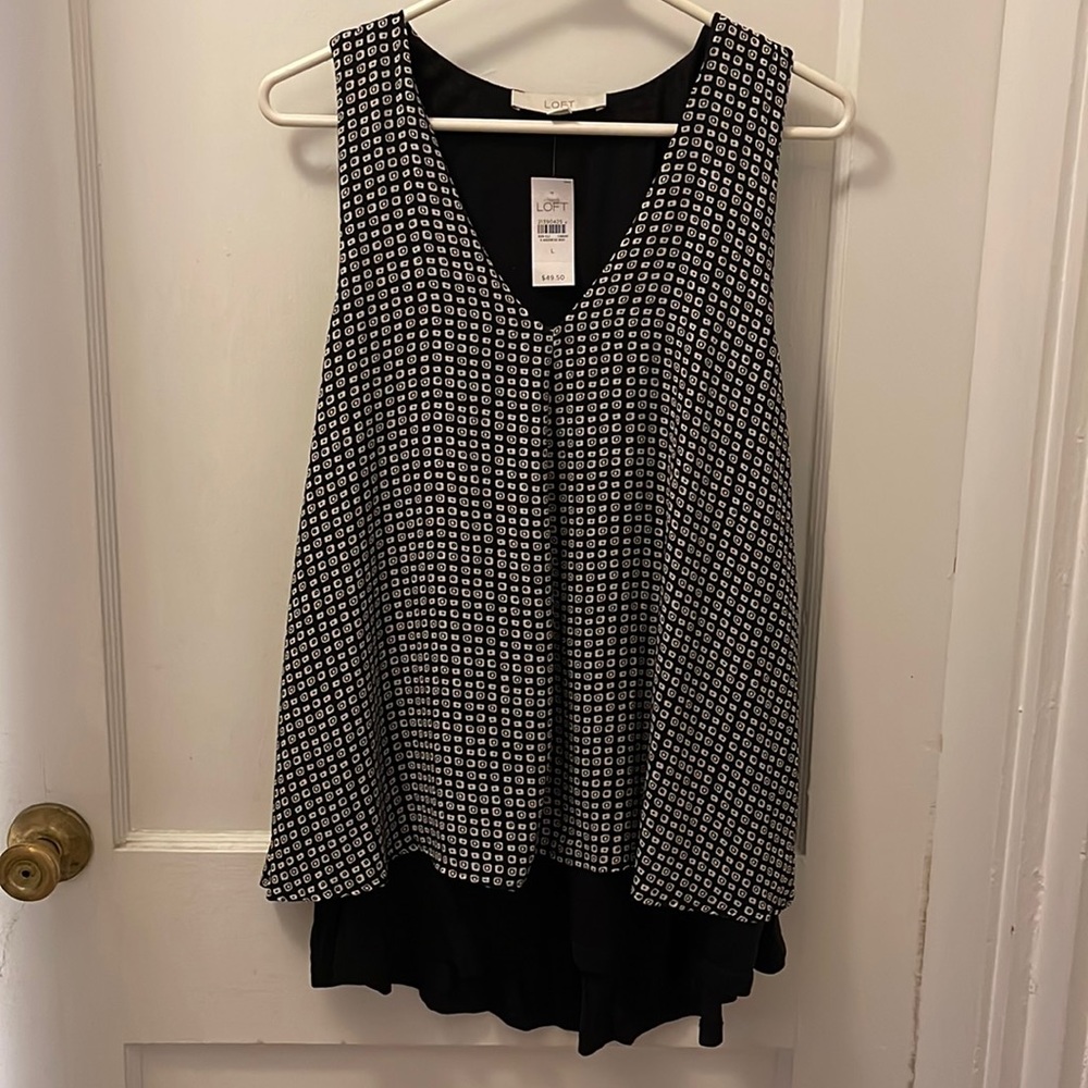 LOFT Graphic tank blouse with split back